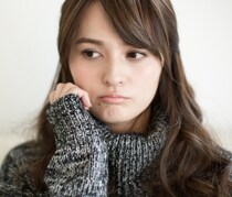 好感度を下げる？「への字口」の原因や正しい治し方について