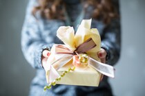 またペアグラス!?　本当に喜ばれる結婚祝いの品って？