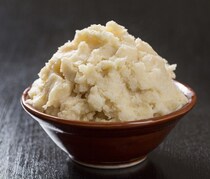 食べても塗っても効果がスゴイ！「酒粕」の美容効果と活用方法