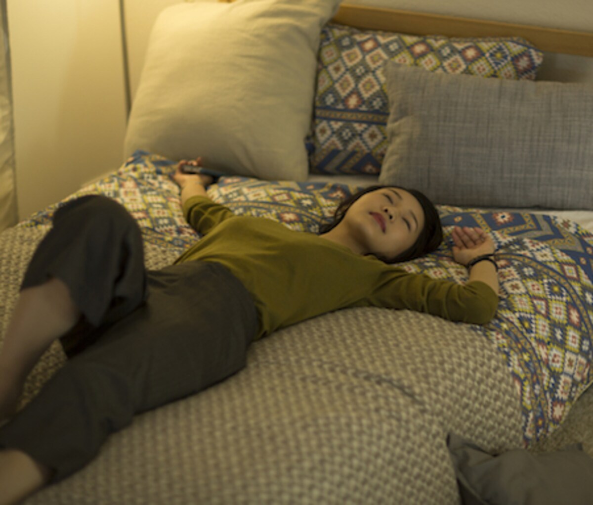 衝撃⁉︎ 豆電球で寝ると太る⁉︎ 真っ暗の方がダイエットに良いわけ