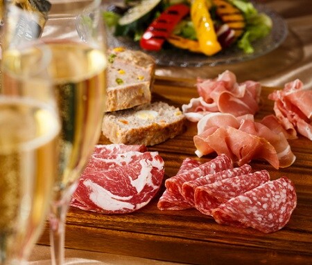 栄養豊富な美容食!美味しいだけじゃない、「生ハム」の美容効果