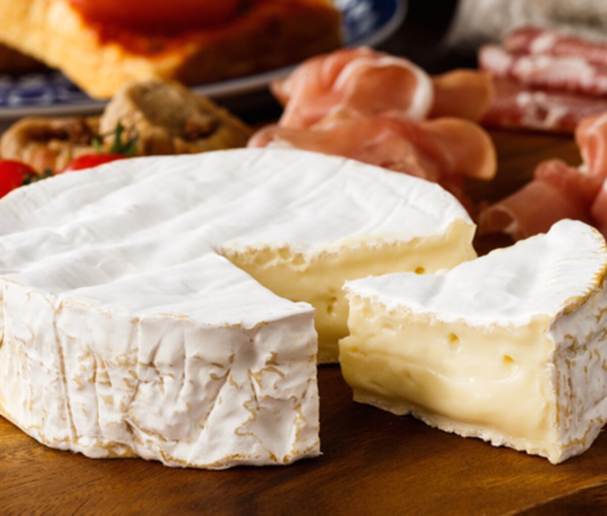 カマンベールチーズの嬉しい美容効果やおすすめレシピについて解説