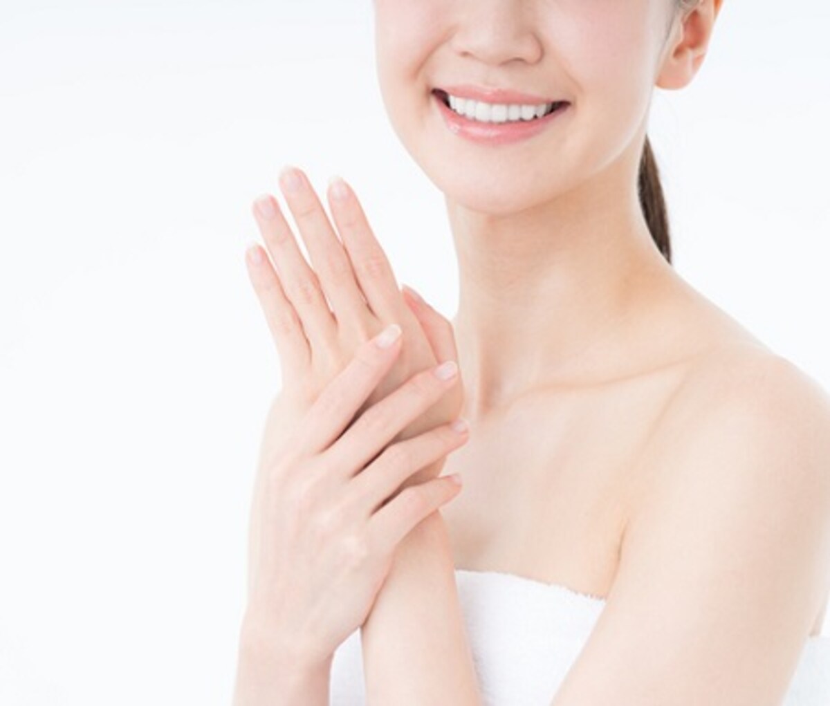 気になる「手のシワ」を改善するための簡単ハンドケアって？