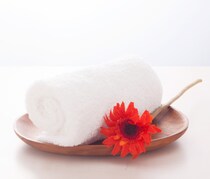 やりすぎると逆効果に？蒸しタオルの効果的な取り入れ方とは？