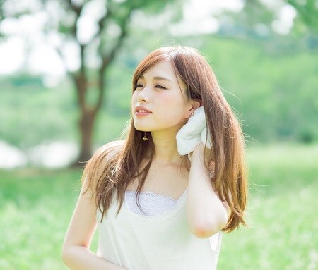 日焼け止めを塗る前の保湿ケアが肝心!正しい日焼け止めの塗り方は?