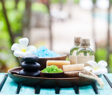 塩風呂のデトックス効果が半端ない!肩こりまで治しちゃう塩の力とは