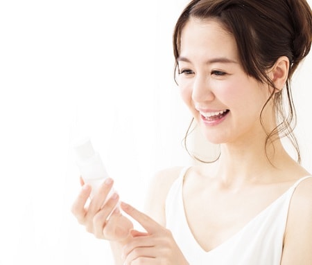 化粧水は手よりコットンで!? コットンを正しく使って潤い肌に!