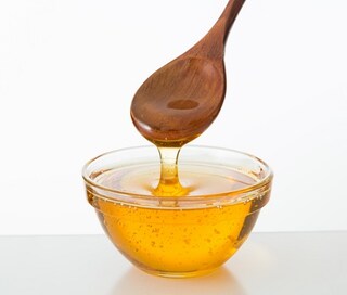 寝る前に「はちみつ」を食べるとダイエット効果がUPって本当!?