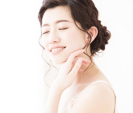 開いた毛穴に氷を当てると引き締まる?氷を使った正しい毛穴ケア