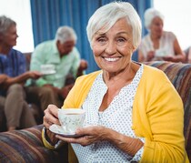 コーヒー好きには老け顔が多い？脱カフェインでこんな美容効果が？