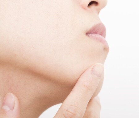 体重は落ちたのに消えない二重あご！原因は何？おすすめの解消法