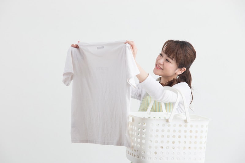来年も真っ白で着たいから！　衣替えでしまう前に使いたい洗剤をチェック