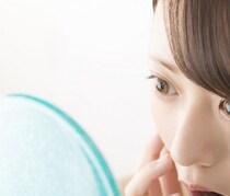 小鼻の脇のメイク崩れを防ぐスキンケアとメイクポイントとは？