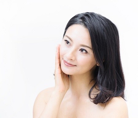 頬の赤みをなんとかしたい! 赤みの原因と正しいケアを知ろう