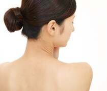 首が太い原因は何？ほっそりネックになれるおすすめのケア方法！