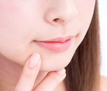 なぜか口周りだけ乾燥する…乾燥の原因と簡単に出来るケア方法！