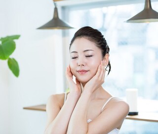 顎のザラザラ角栓をケアして、なめらかなつるつる潤い肌へ！