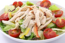 サラダチキンばかりではだめ？　身近な食材でたんぱく質を上手に摂る方法