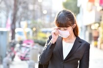 “落ちる前提メイク”で崩さない！　花粉シーズンのメイクキープ法