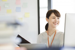 気を遣いすぎて疲れてない？　空気を読みすぎる「過剰同調性」とは