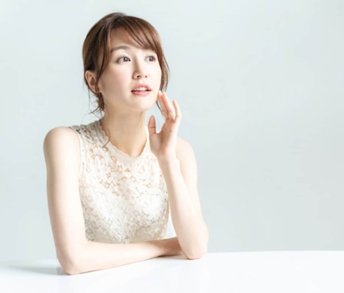 急に肌が乾燥してカサカサ…しっとり肌にする緊急スキンケア！