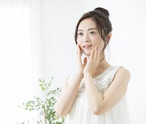 乾燥して粉をふく…そんなカサカサお肌をしっとりさせるスキンケア