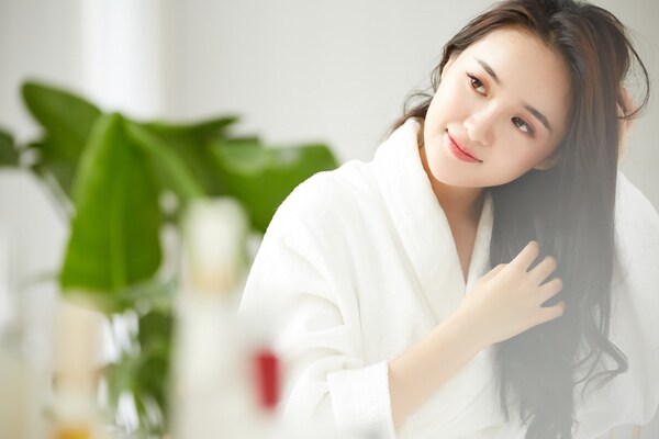 産後に起こりやすい「くせ毛」の原因は何?おすすめのケア方法