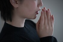 口臭はストレスが原因だった？　歯磨きをしても臭いが消えないワケ