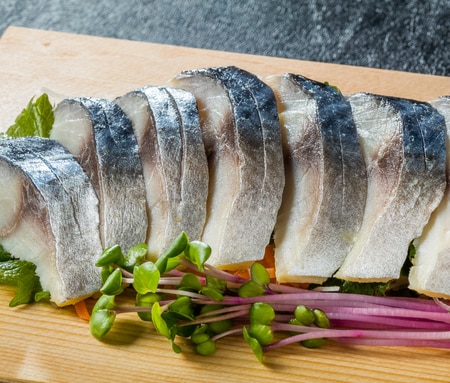 鯖よりも美容効果が高い!? しめ鯖の作り方・アレンジレシピについて