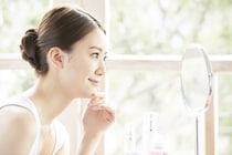 厄介な「ぽつぽつ白ニキビ」は早めにケア！毛穴詰まり対策も