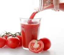 ホットで飲もう！トマトジュース×オリーブオイルが美肌作りに役立つ