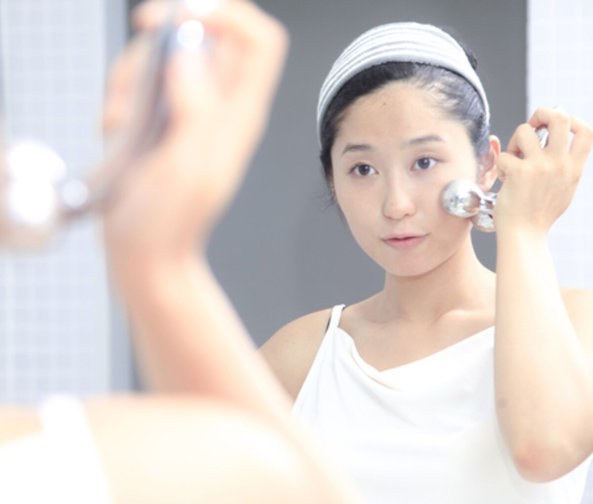 美顔ローラーはくすみ・シミの元!? 具体的な理由についてご紹介！