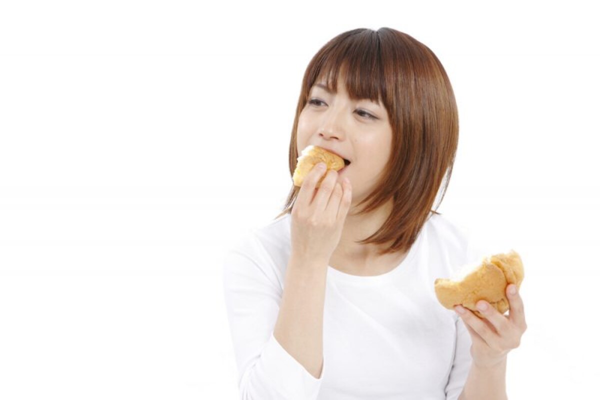 空腹じゃないのに食べてしまう「エモーショナルイーティング」とは？