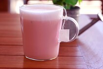 スタバのピンクメドレー ティー ラテで一足早い春気分♪