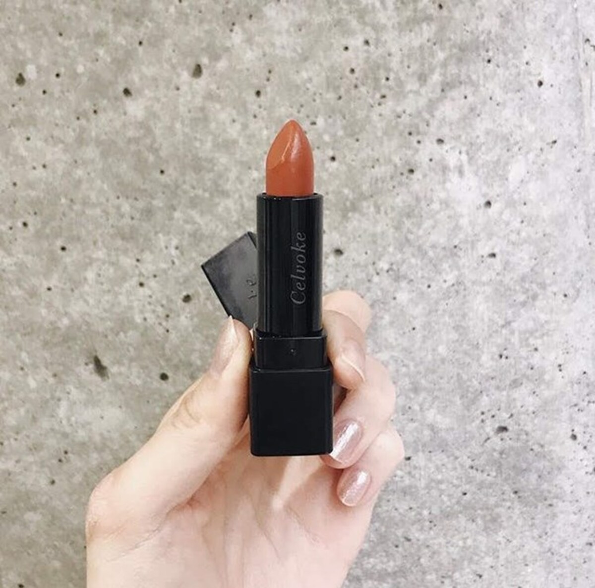 プチプラでは出せない垢抜け感！　売り切れ続出「セルヴォーク」のリップ