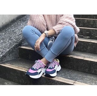 GUからも登場！　今年っぽい足元が叶う“ダッドスニーカー”って何？