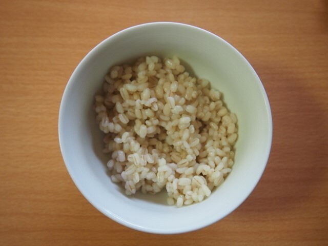 ごはんにもサラダにも! おいしいもち麦ダイエットをやってみた