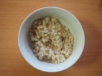 ごはんにもサラダにも！　おいしいもち麦ダイエットをやってみた