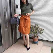 シンプルな中に光るかわいさ！　ロペピクニックのスカートコーデ