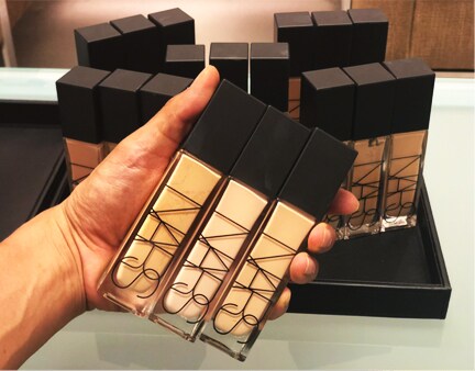 美容家は今「NARS」に熱視線!スキンケアできる美肌ファンデがスゴイ!?