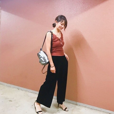 楽チン&こなれ感が叶う! ユニクロのベロアワイドパンツ