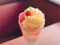旬スイーツ満載！　ファミレスパフェで桃＆メロンを堪能しよう♪