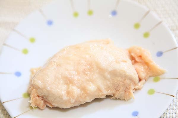 117kcal!ファミマの新作サラダチキンは爽やかな「紀州南高梅」
