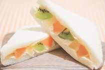 超爽やか！ローソンの「トロピカルフルーツサンド」で南国気分♪