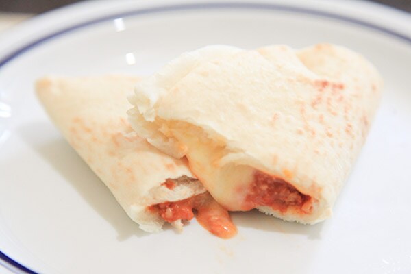 ピリ辛!ファミマ「ピザサンド」の新作は「ハバネロチーズ」