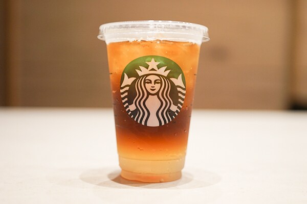 【賛否両論】スタバの「コールドブリュー ソーダ」を飲んでみたらハマった