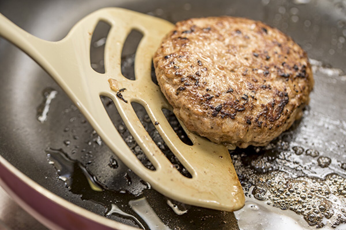ハンバーグの簡単な作り方！アレンジやポイントも