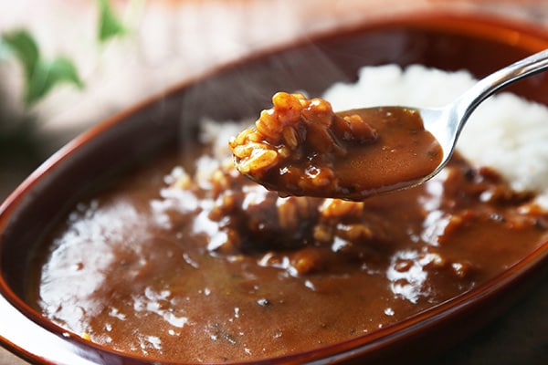 カレーを美味しくするには?時短レシピや隠し味!