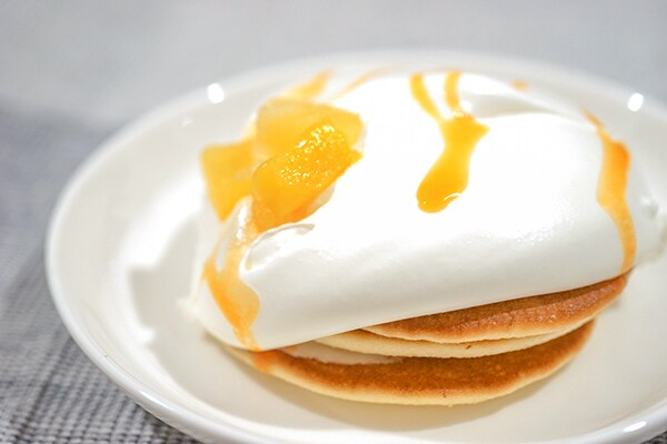 この味を待ってた！ローソンの３層パンケーキが最上級のうまさなのです