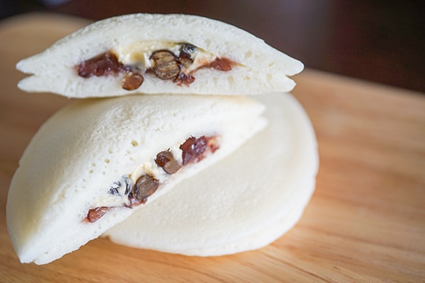 ウマイと話題!ローソンの「塩豆入りもちっとパンケーキ」